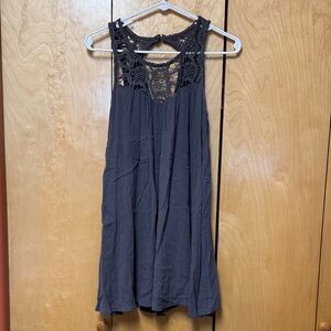 Others follow sleeveless tunic